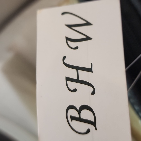 💖💖 BHW Ostrich embedded metallic shoulder bag - Picture 11 of 17